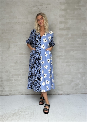 Gathered pocket structured stretch kjole Night Ditzy Floral/Day Ditzy Floral Stine Goya 